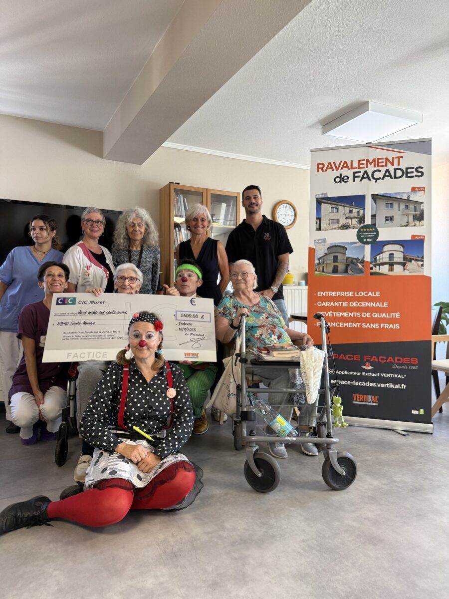Espace Façades remet un don de 2600 € à l’EHPAD Sainte-Monique de Toulouse